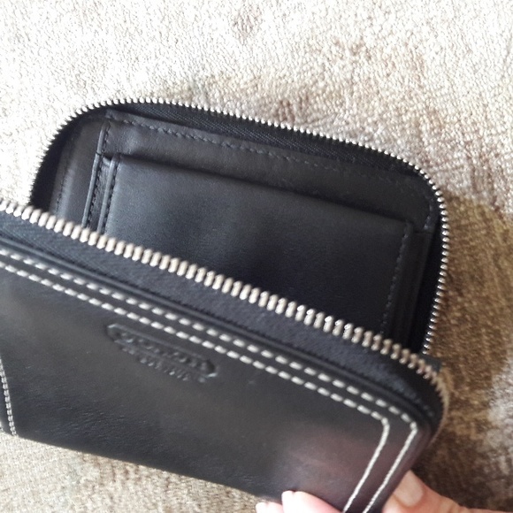 Coach Black Leather Wallet - Still Has Tags - Picture 6 of 6